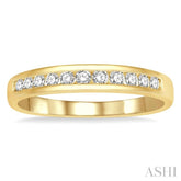 1/4 Ctw Channel Set 11 Stone Round Cut Diamond Wedding Band in 14K Yellow Gold